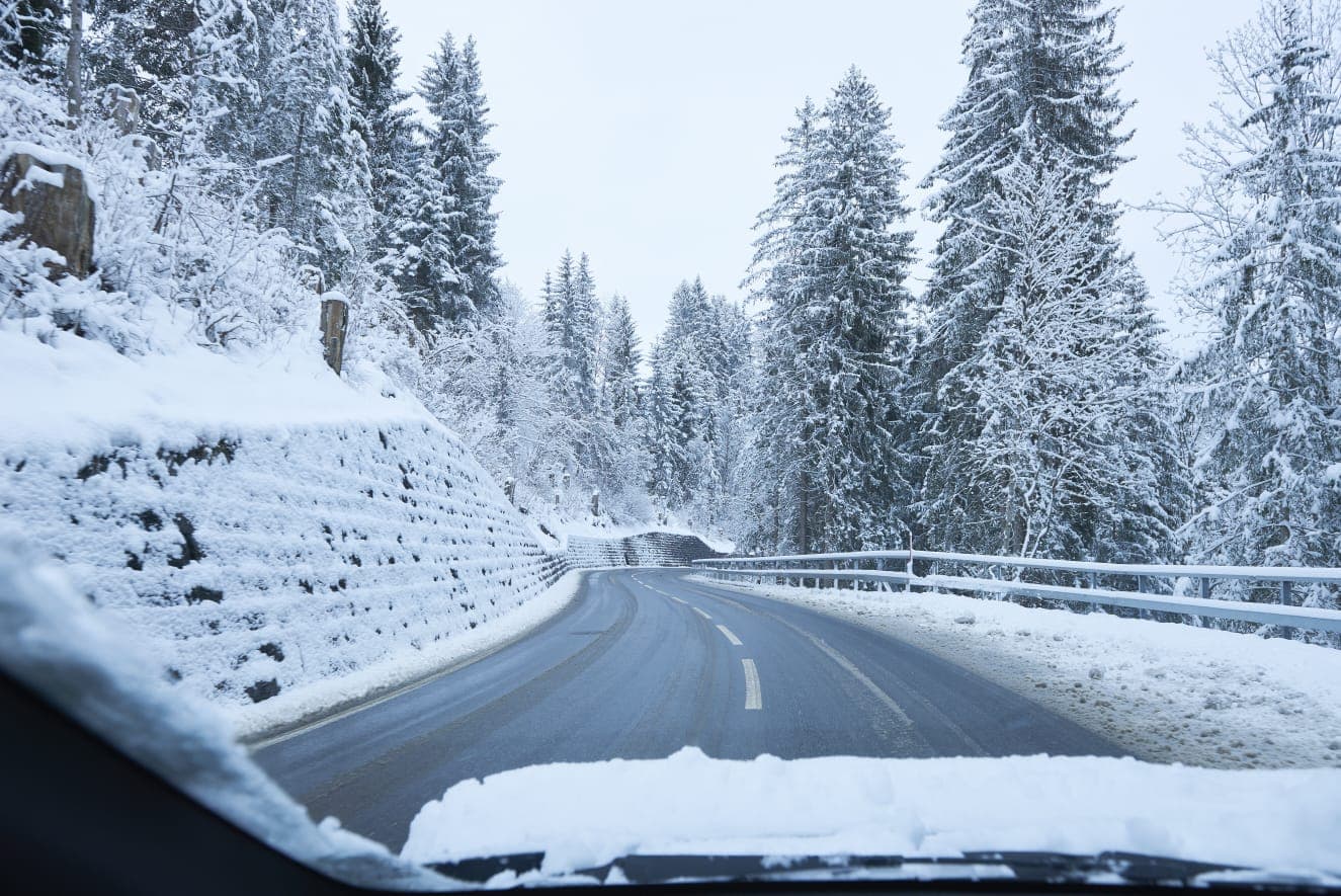 Winter Truck Driving: How to Stay Safe on Icy Roads